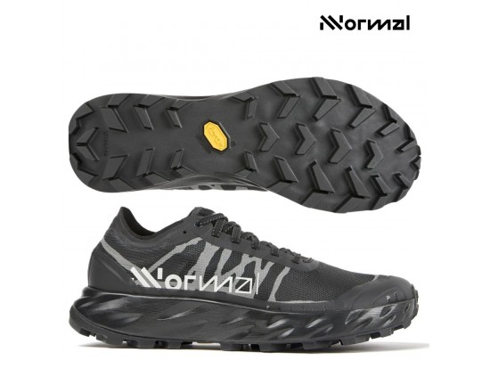 NNormal Brut Black unisex trail copat za blato in mehko podlago črn Kilian Jornet race trail teki